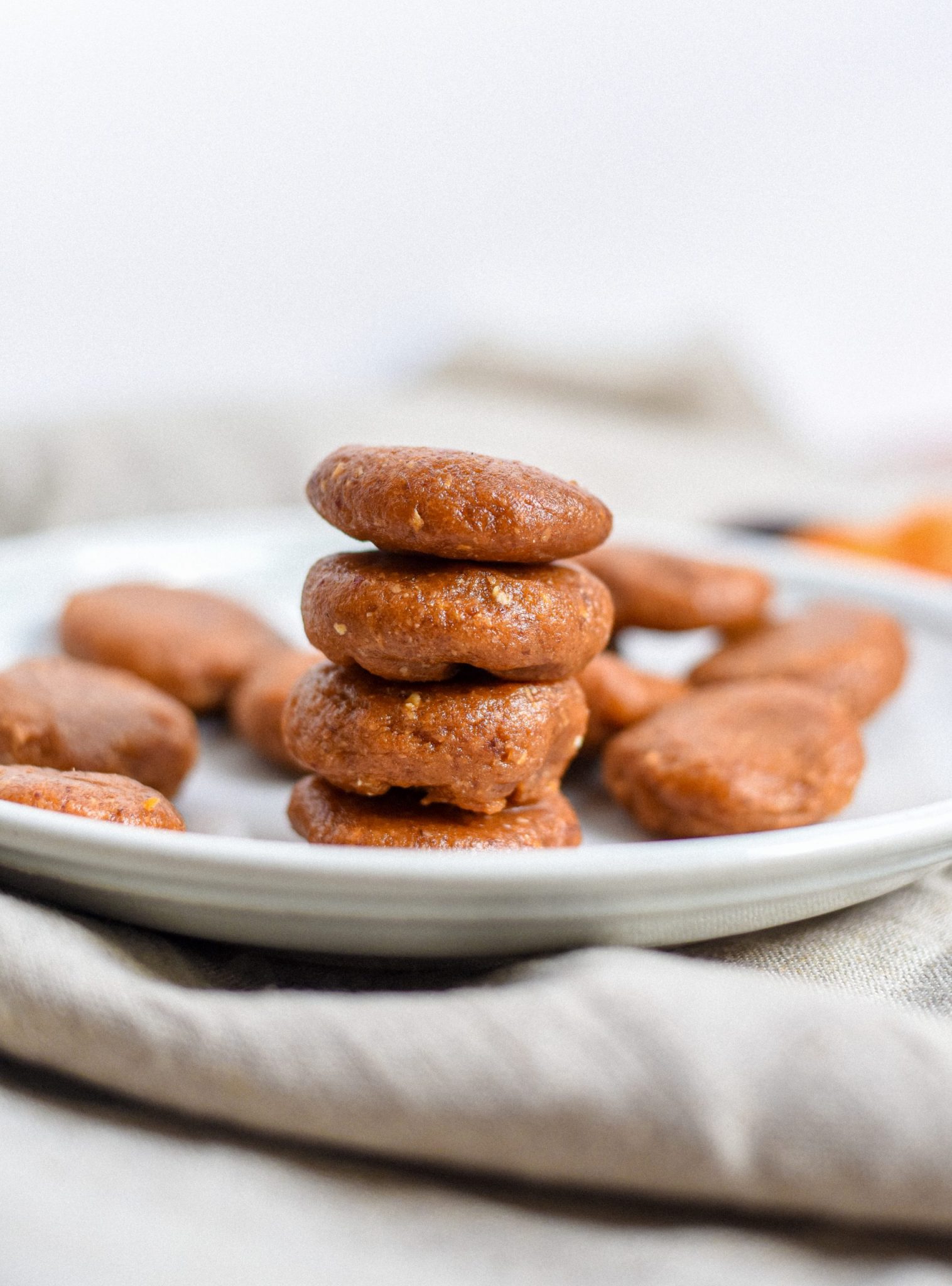 apricot date cookies