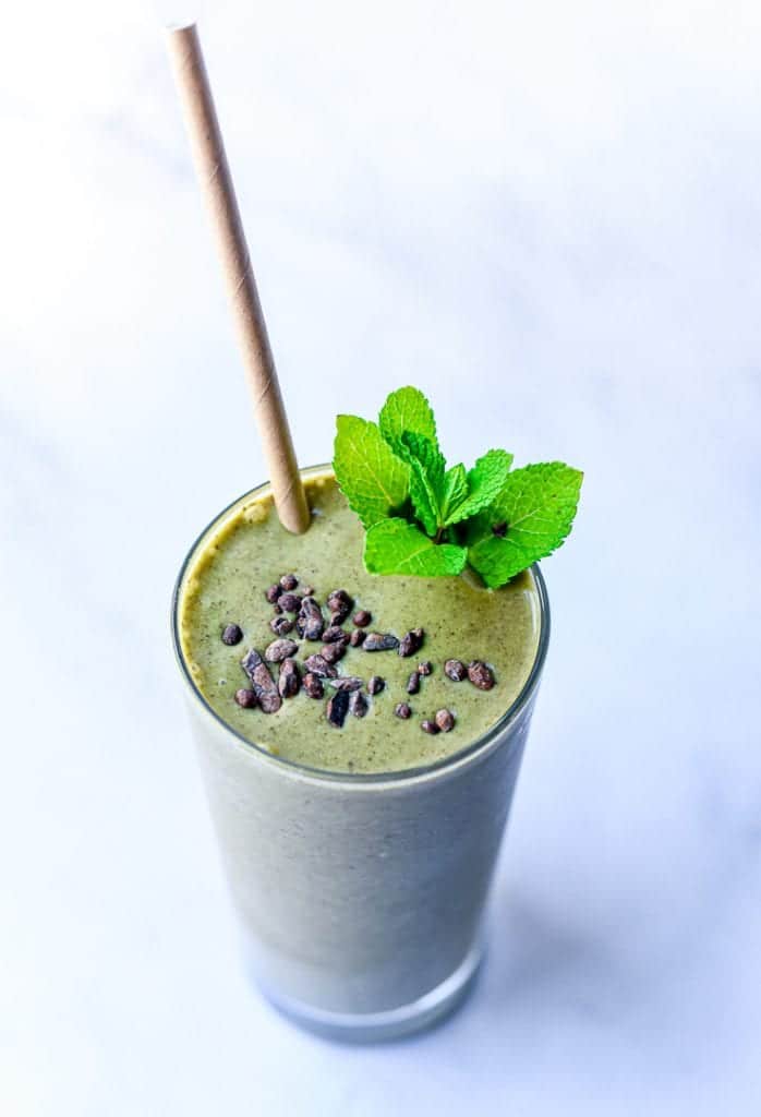 healthy mint chocolate chip smoothie